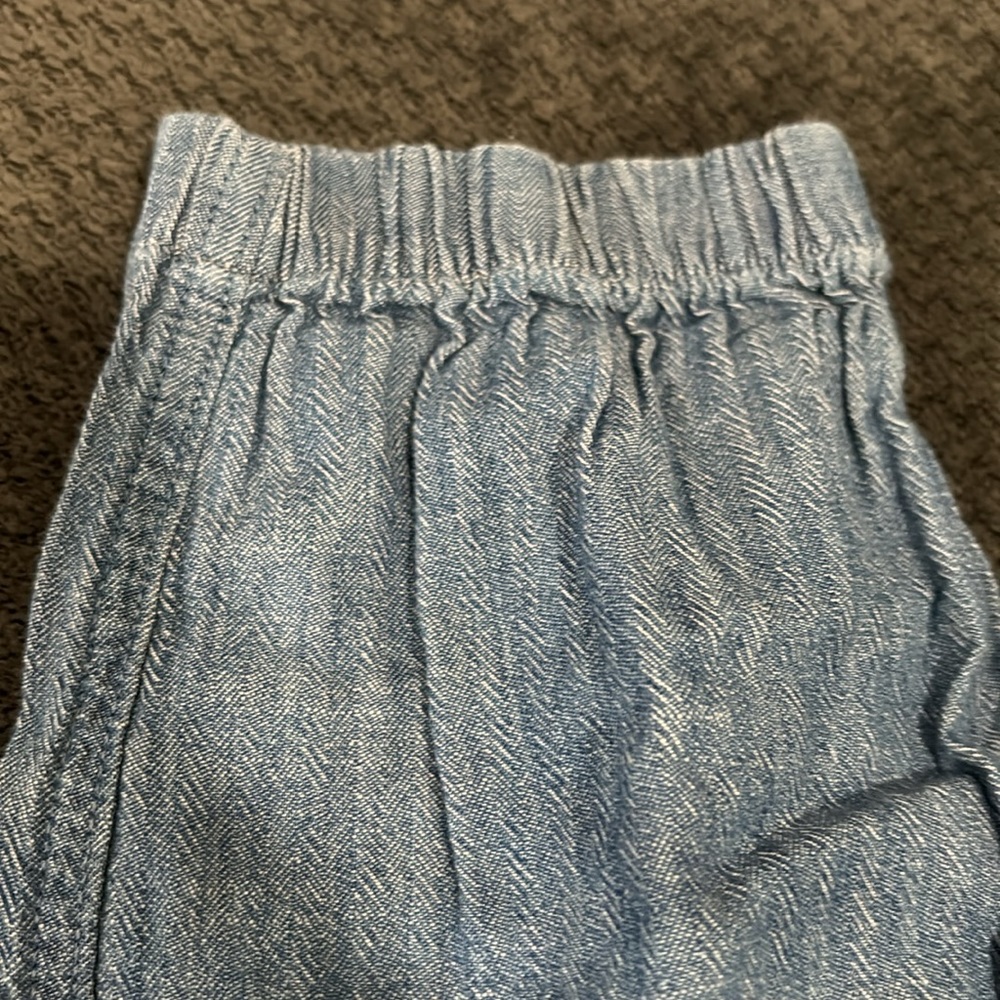 ⭐️ 2/$10 - Gap Denim Pants - Picture 3 of 5